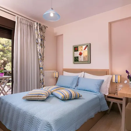 Apart Otel Ermioni 4*